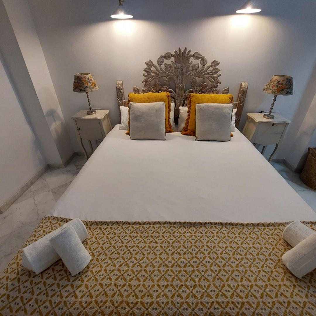 Modern And Wide- 1bd 1bth- Triana Appartement
